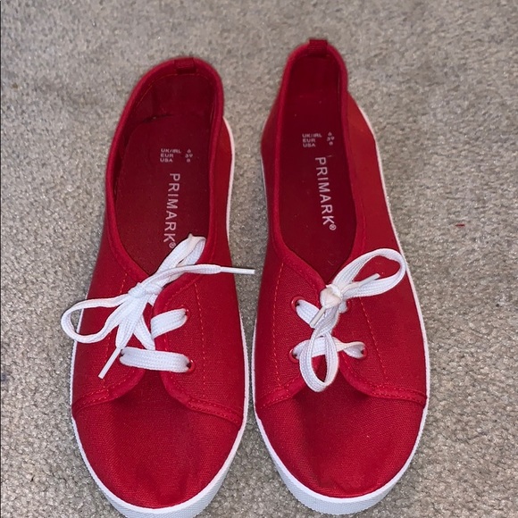 Casual every day shoes -BRAND NEW NEVER WORN - Picture 1 of 3